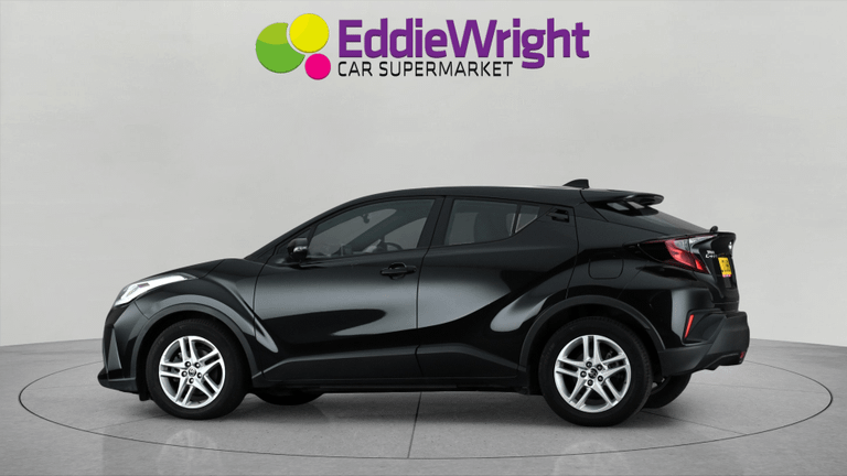 Toyota C-HR Photo bsapi-5b57762a0132dda02bfb7718530c215941e8ddf7.jpg