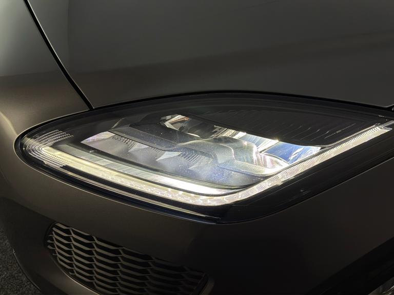JAGUAR E-PACE Photo bsapi-5b92d8207fd23cb01f595f4e2c22d5f0c09d361a.jpg