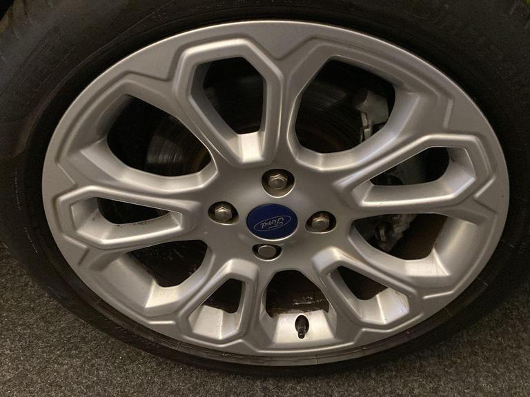 FORD ECOSPORT Photo bsapi-5c00e7a856b591a149cb158de598f60c2b32d15b.jpg