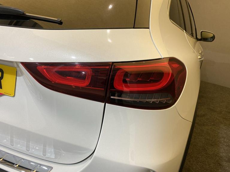 MERCEDES-BENZ GLA Photo bsapi-5c5773fa23f6f449caf2db6cbac8d72ef28d18cf.jpg