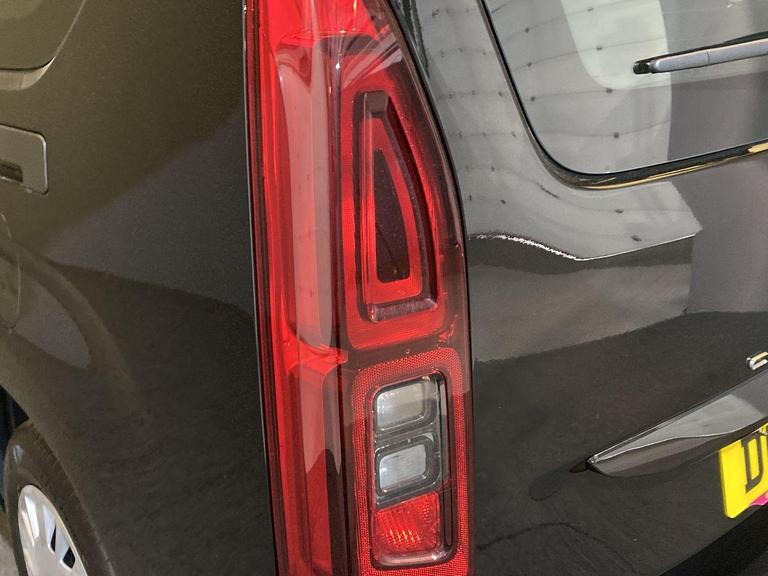 VAUXHALL COMBO LIFE ELECTRIC Photo bsapi-5c5f0d78c1db8b92e3250dd0f6adb0390faca958.jpg