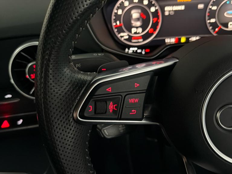 AUDI Tt Photo bsapi-5d05ed434eda3c261cf3814b466f12b18f343a77.jpg