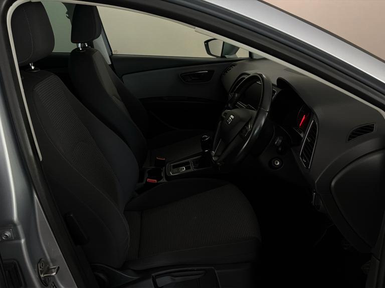 SEAT LEON Photo bsapi-5d77741aa90a6ee92f6ad32e8c1574487c995721.jpg