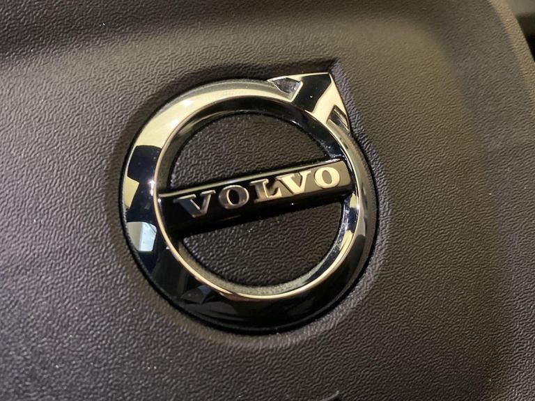 VOLVO XC40 Photo bsapi-6022cf9f0331b4828d1c6a90666765449ae41c0b.jpg