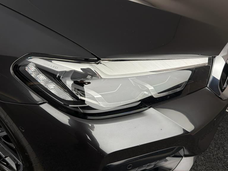 BMW 5 Series Photo bsapi-60739da4dfffb69a87d138ae83d9141acb343f3e.jpg