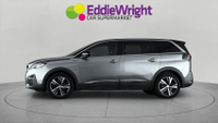 PEUGEOT 5008 Photo 3