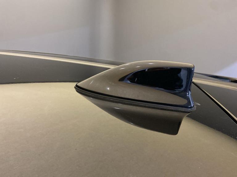 TOYOTA C-HR Photo bsapi-60ee189f5951f04fc7cea020b2e0d51740d60085.jpg