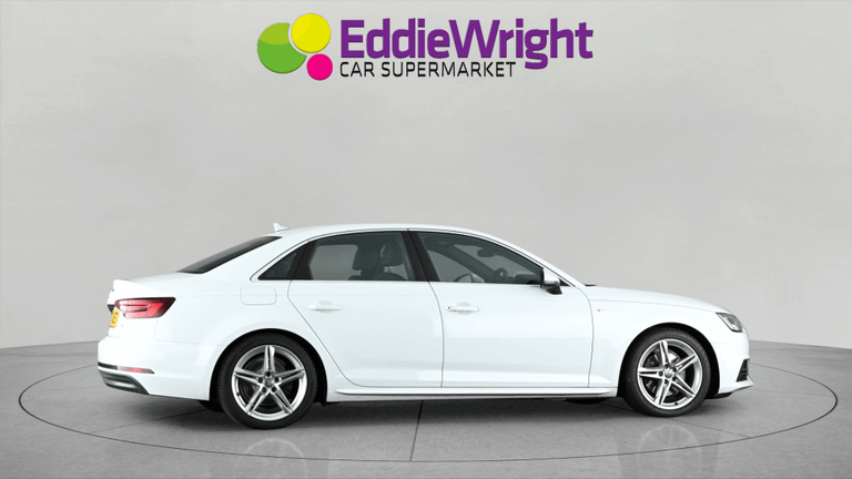 AUDI A4 Photo bsapi-61244005e144cebec1e21152a694dd725d7234db.jpg