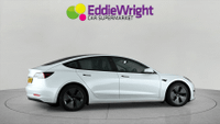 TESLA Model 3 Photo 7