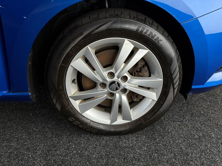 Skoda FABIA Photo bsapi-6313da4ea73514d9abf0898097eebb063453f468.jpg