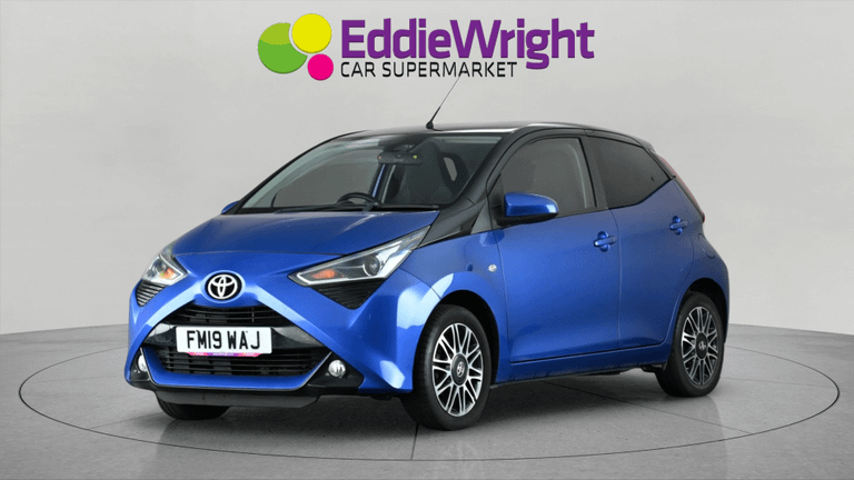 TOYOTA Aygo Photo bsapi-63a8f58fe748ce6d5bea0564ccfafd0d72170352.jpg