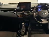 Toyota C-HR Photo 4