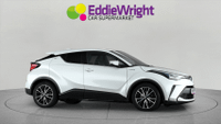 TOYOTA C-Hr Photo 8