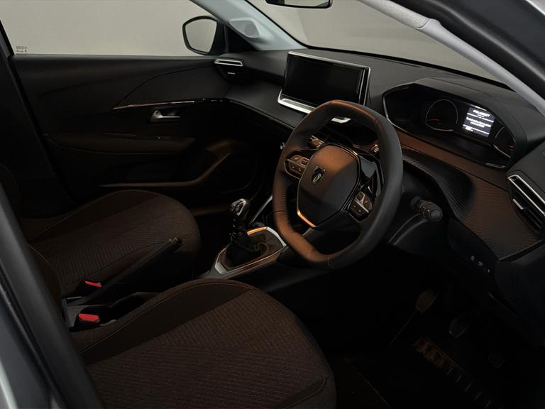 PEUGEOT 208 Photo bsapi-651121cb1417358b08e49582c19666bdc8cf4474.jpg