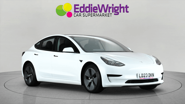 TESLA Model 3 Photo bsapi-65b44027993c33704e5401e0183416a040b9fe62.jpg