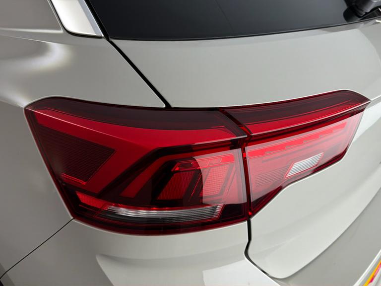 VOLKSWAGEN T-ROC Photo bsapi-66c6bae9cc06447a9bb671bf4e6aa764361d6968.jpg