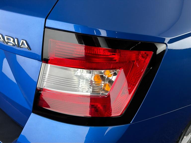 Skoda FABIA Photo bsapi-66fe948ea1552f5f15182aa662187081d48bc88c.jpg