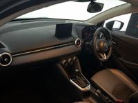 MAZDA Mazda2 Photo 29