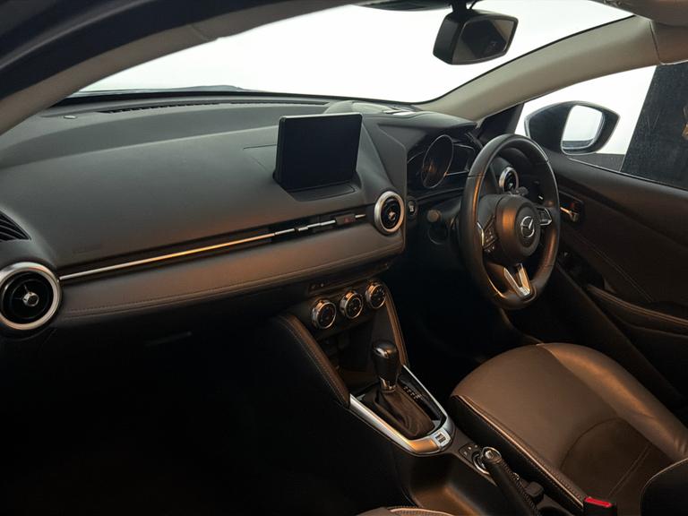 MAZDA Mazda2 Photo bsapi-6756f79328262b0940bdcc4d383d6965dd727b00.jpg