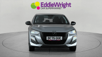 PEUGEOT 208 Photo 1