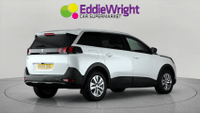 PEUGEOT 5008 Photo 4
