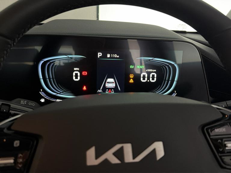KIA Niro Photo bsapi-6888cc0a23f7983957b161798425020fbc3bf990.jpg
