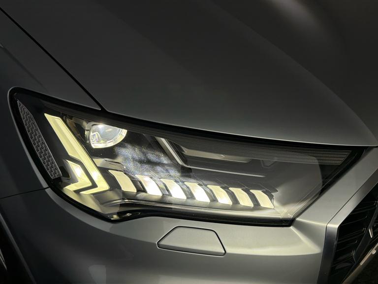 Audi Q7 Photo bsapi-68f3a868beca0bce5260b9fbde3def9118896ea6.jpg
