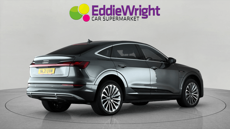 Audi E-Tron Photo bsapi-6907812c1c0cb3d13c4634a3cfa58057b2c8b03a.jpg