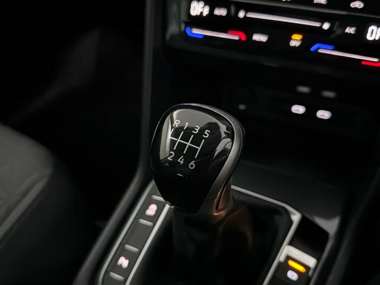 Volkswagen TIGUAN Photo bsapi-690c163d3b33f9b35afad96b779fdc32e98e09a0.jpg
