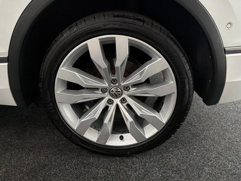 Volkswagen Tiguan Photo bsapi-699ec8e923e5c918bc7ed00a48f5f22ada89a725.jpg