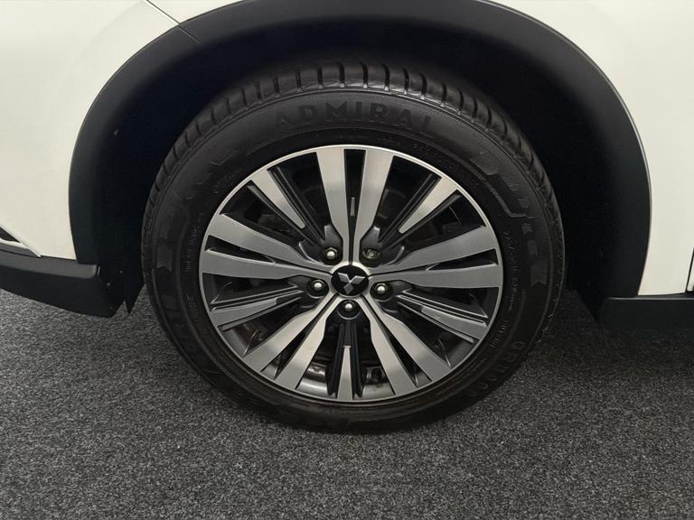 MITSUBISHI Outlander Photo bsapi-6a76c7c6bfaae979bfb587869ac3f78ffbcb6883.jpg