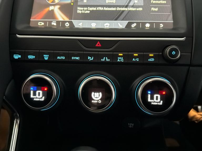 JAGUAR E-PACE Photo bsapi-6a9a5f46d5a5a989e2ae17333b38d9098e0d8e95.jpg