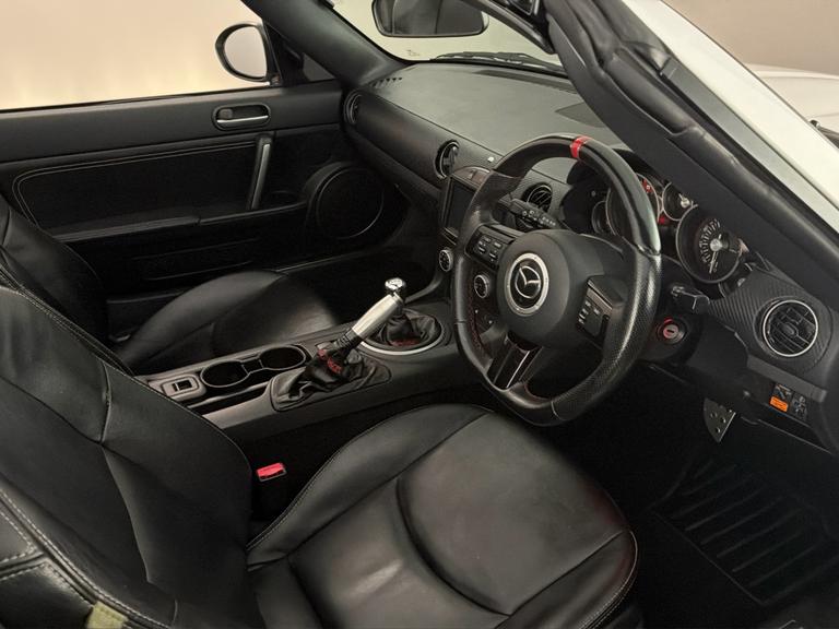 MAZDA Mx-5 Photo bsapi-6ae9a55eebc75bb445bb10e447ce44a78ab0fd0e.jpg