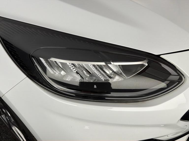 Ford FIESTA Photo bsapi-6b127e72d133d2b7c24efdb865f0f8fa7f80dcd6.jpg