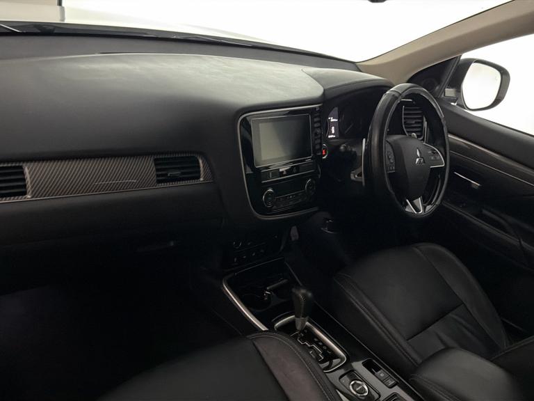 MITSUBISHI Outlander Photo bsapi-6b1740be3e4df9a88902163428443adf9ecdcc93.jpg