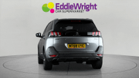 PEUGEOT 5008 Photo 5
