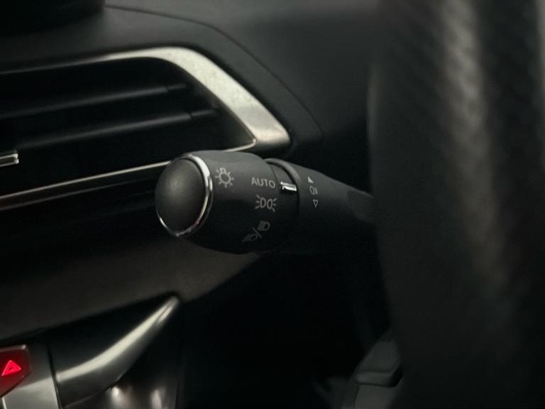 PEUGEOT 5008 Photo bsapi-6b48b49864c68a279b350cae5431d78c1cdcb6e8.jpg