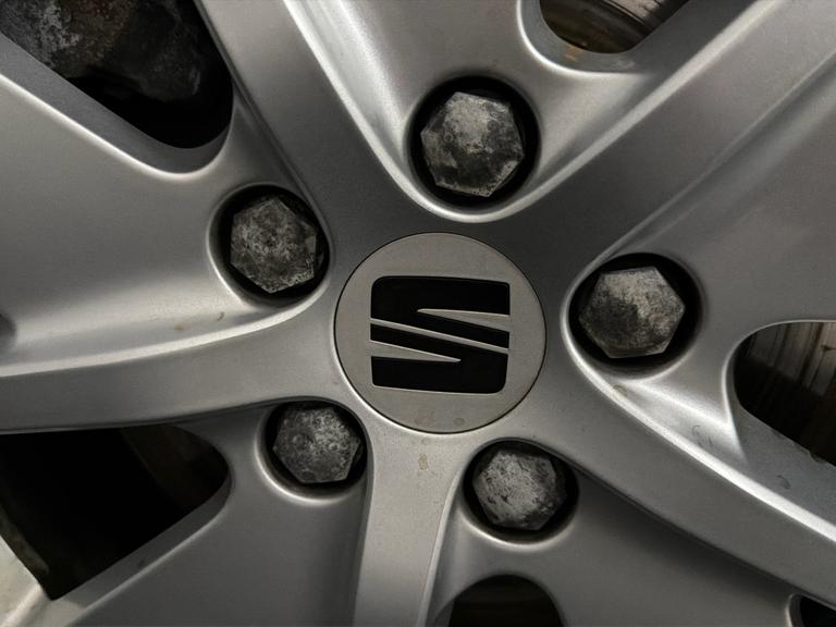 SEAT ARONA Photo bsapi-6c49a5eedf25da2dd6e3e4a7e8b9781df80aa5e0.jpg