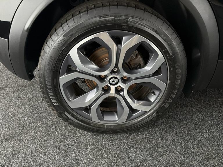 RENAULT CAPTUR Photo bsapi-6d138557846acf5de31112c66e2019a22e42252c.jpg