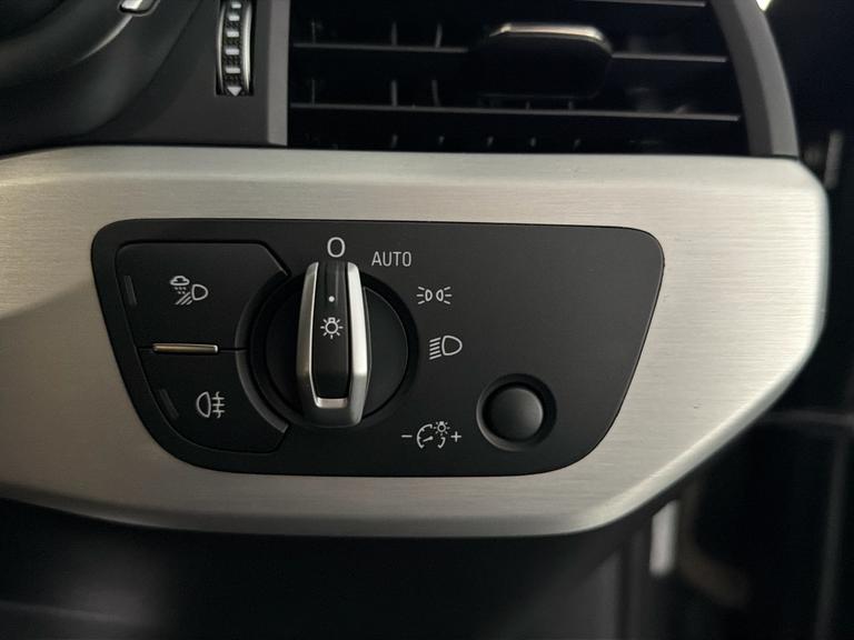 AUDI A4 Photo bsapi-6d369231113a0d7bab14a71fa8d693f229c74fd1.jpg