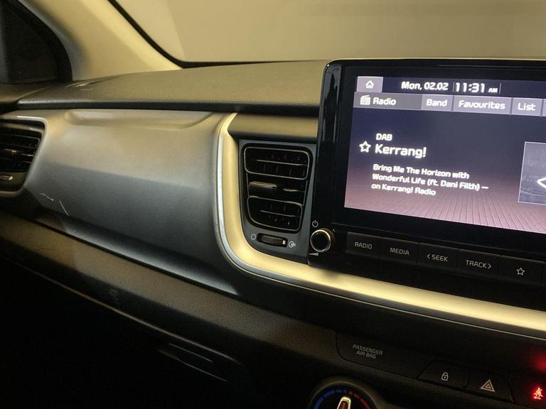 Kia STONIC Photo bsapi-6e1b142d066f3f2917de767b5a51de09cc8ce91b.jpg