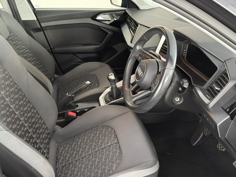 AUDI A1 Photo bsapi-6e58dfab9d2d907f537907c74aaf2781f5c924f1.jpg