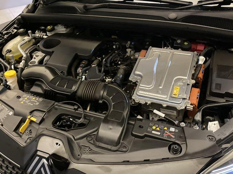 RENAULT CLIO Photo bsapi-6e76c39856cdb988fca96db4a6bdc1a8dd6cd744.jpg