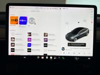 TESLA Model 3 Photo 16