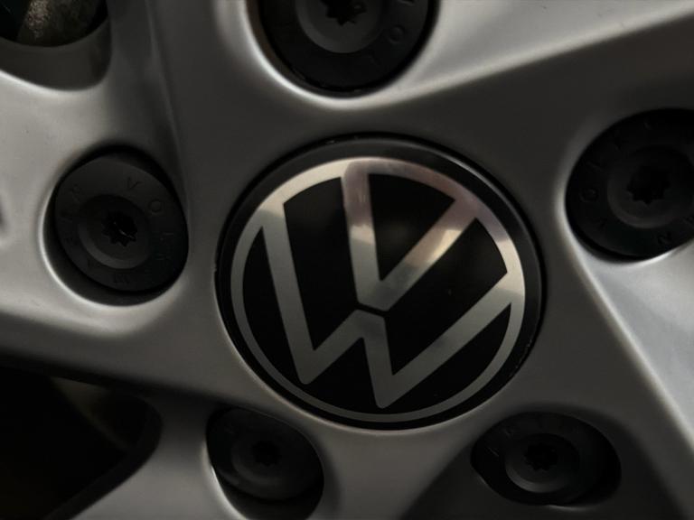VOLKSWAGEN T-ROC Photo bsapi-6ff5ebd8df5fbbc52d1f13aca71731d9ff2a34ad.jpg