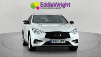 INFINITI Q30 Photo 1