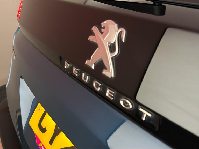 PEUGEOT 3008 Photo bsapi-71506e50745c5a845243402b9ada4091fc931603.jpg