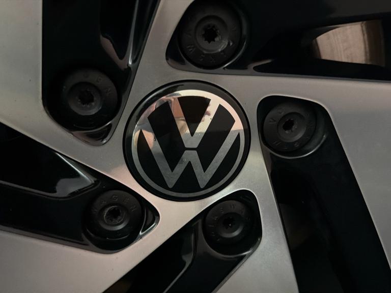 Volkswagen GOLF Photo bsapi-71ac1dec3e6a50019c6a9775c1ea937044ad5327.jpg