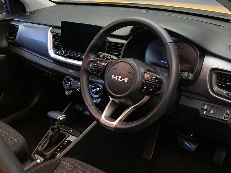 Kia STONIC Photo bsapi-71b84381ad412502c1946d3ae8c9f47fa85af3c1.jpg