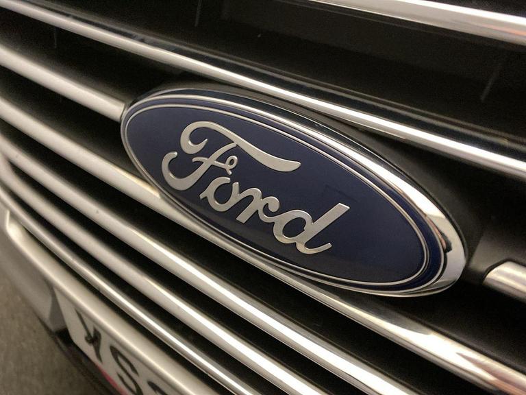 FORD TOURNEO CUSTOM Photo bsapi-721b7f89c97739a4e5db6d7ca92f17c402588f65.jpg